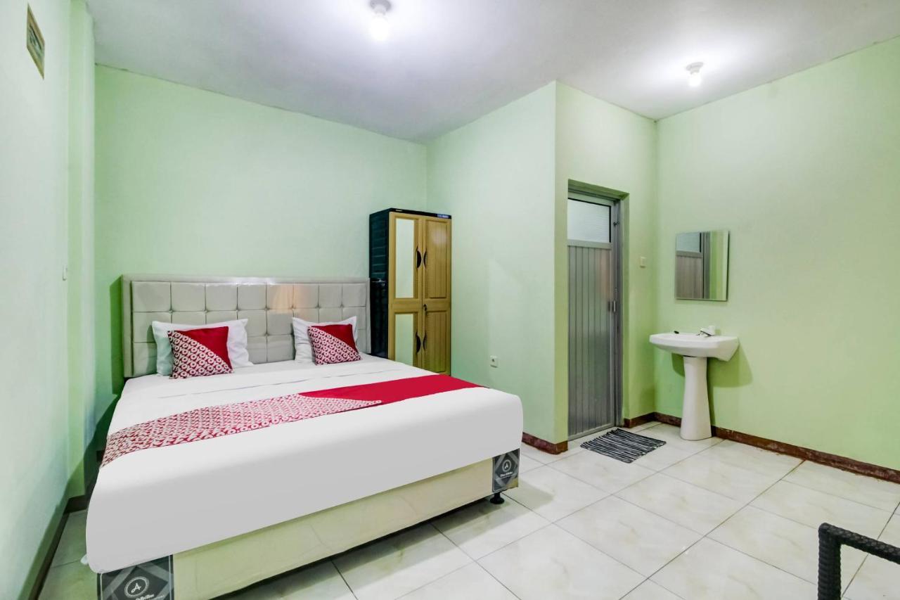 Oyo 91216 Siliwangi Guest House Syariah Cirebon Zewnętrze zdjęcie